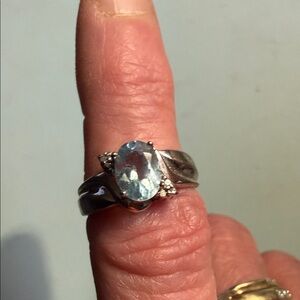 Elegant 923 Silver and Blue Gemstone Ring